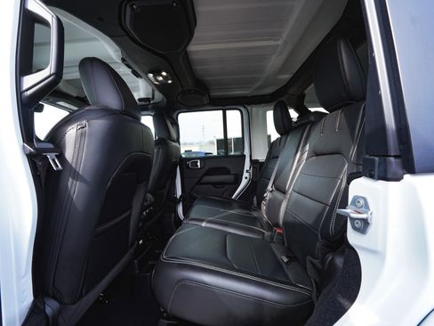 Used 2023 Jeep Wrangler Unlimited Sahara w/ Cold Weather Group image 34