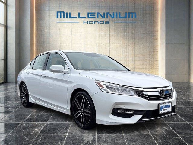 Used 2017 Honda Accord Touring image 7