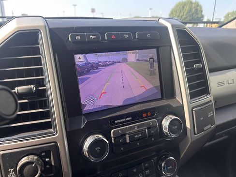 Used 2019 Ford F250 Lariat w/ Lariat Ultimate Package AWD/4WD image 27