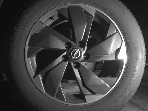 Used 2025 Nissan Rogue SV image 14