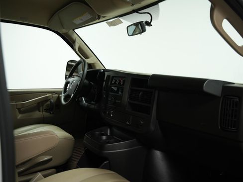 New 2026 GMC Savana 2500 Extended RWD image 20