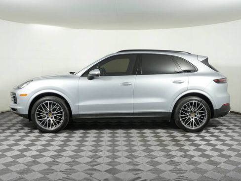 Certified 2023 Porsche Cayenne AWD/4WD image 2