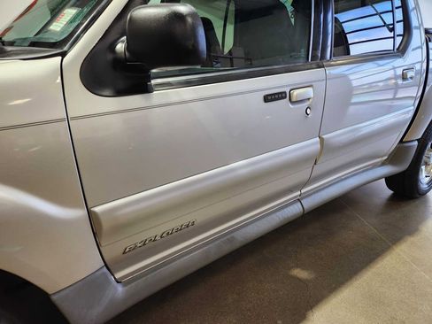 Used 2002 Ford Explorer Sport Trac 4x4 image 46