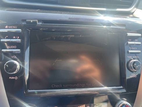 Used 2023 Nissan Murano SV AWD/4WD image 9