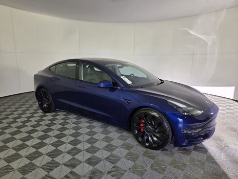 Used 2022 Tesla Model 3 Performance image 2