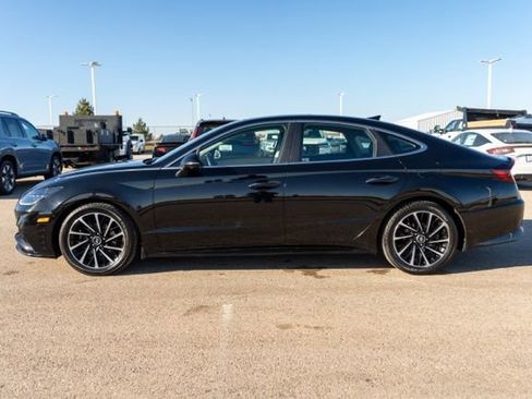 Used 2021 Hyundai Sonata Limited w/ Preferred Accessory Package image 4