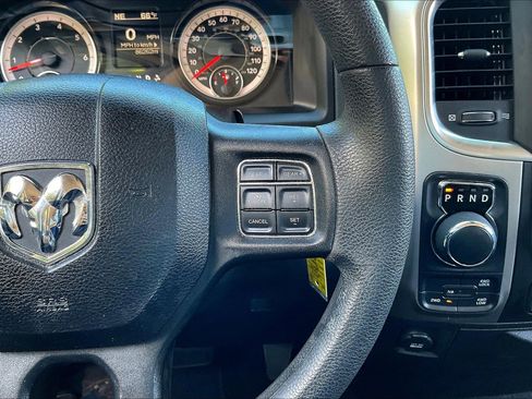 Used 2019 RAM 1500 Classic SLT image 17