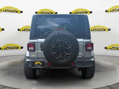 Used 2019 Jeep Wrangler Unlimited Sahara AWD/4WD image 4