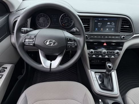 Used 2020 Hyundai Elantra SEL FWD image 11