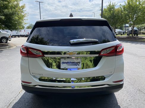 Used 2018 Chevrolet Equinox LT FWD image 8