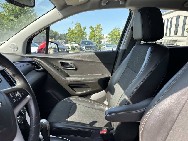 Used 2019 Chevrolet Trax LT w/ LT Convenience Package FWD image 15