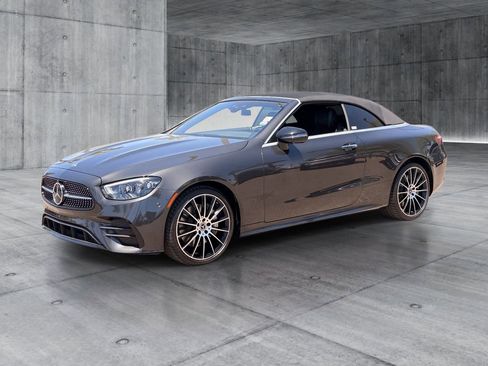 Used 2023 Mercedes-Benz E 450 4MATIC Cabriolet image 30