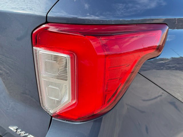 Used 2021 Ford Explorer XLT w/ Equipment Group 202A AWD/4WD image 12