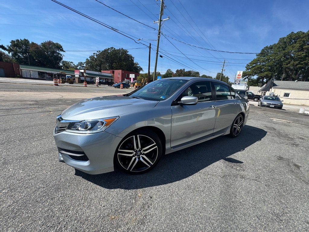 Used 2017 Honda Accord Sport image 4