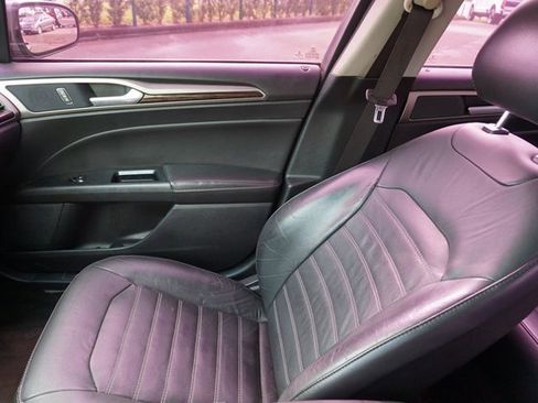 Used 2014 Ford Fusion SE w/ Equipment Group 202A image 22