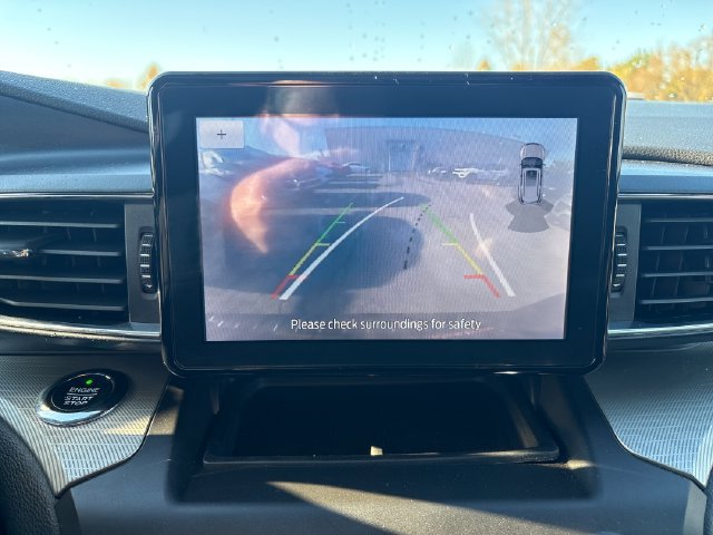 Used 2020 Ford Explorer XLT w/ Equipment Group 202A AWD/4WD image 17