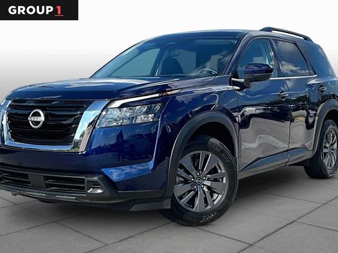 Used 2024 Nissan Pathfinder SV FWD image 1