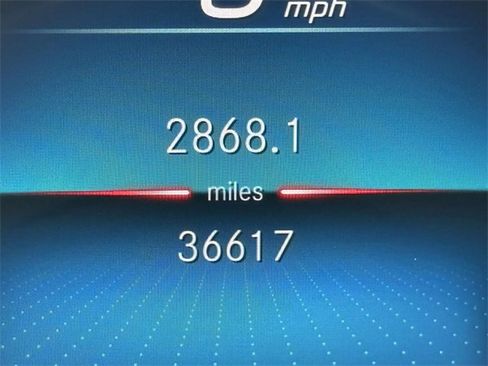 Certified 2022 Mercedes-Benz GLA 250 4MATIC image 2