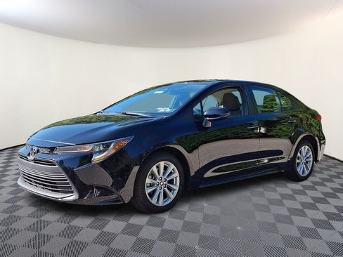 Certified 2023 Toyota Corolla LE w/ LE Convenience Package FWD image 3