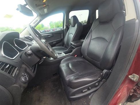 Used 2011 Chevrolet Traverse LT w/ Personal Connectivity Package FWD image 25