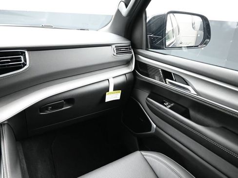 New 2026 Jeep Grand Wagoneer Limited AWD/4WD image 7