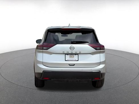 Used 2025 Nissan Rogue SV FWD image 10