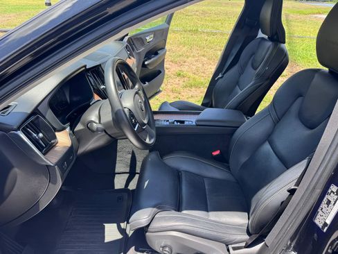 Used 2019 Volvo XC60 T5 Inscription w/ Protection Package Premier AWD/4WD image 13