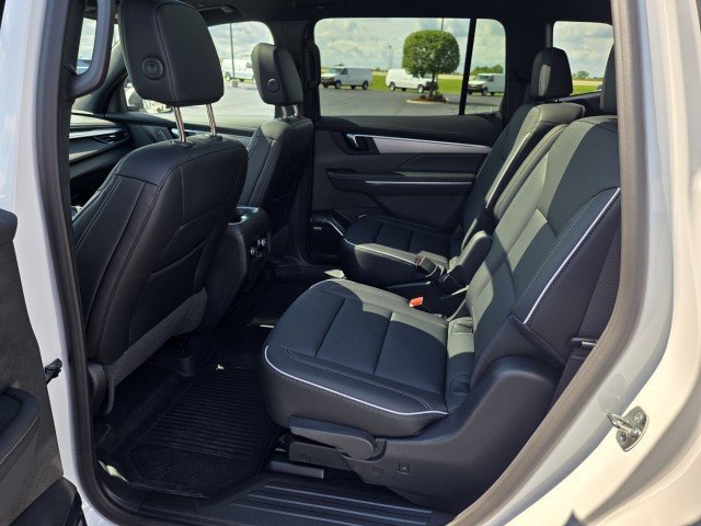 Used 2026 Buick Enclave Preferred w/ Power Package AWD/4WD image 36