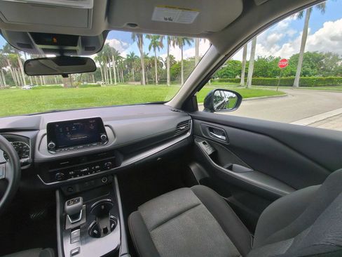 Used 2024 Nissan Rogue SV FWD image 27