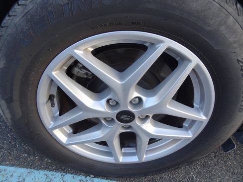 Used 2024 Ford Edge SEL image 9