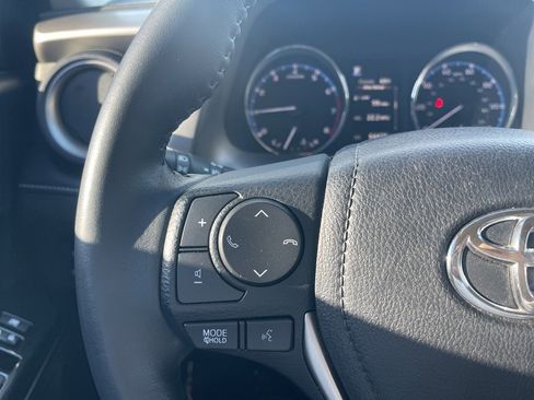 Used 2017 Toyota RAV4 Limited image 9