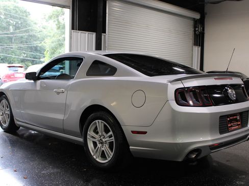 Used 2013 Ford Mustang Coupe RWD image 6