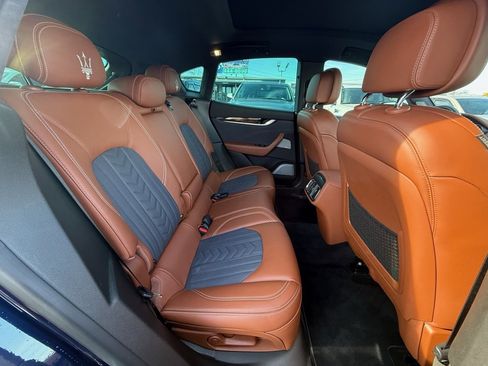 Used 2019 Maserati Levante GranLusso image 22