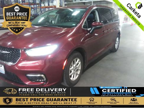 Used 2023 Chrysler Pacifica Touring-L FWD image 1