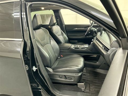Used 2022 INFINITI QX60 Sensory w/ Cargo Package image 25