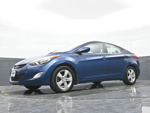 Used 2013 Hyundai Elantra GLS w/ Preferred Pkg FWD image 42