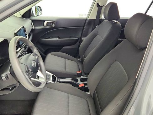 Used 2021 Hyundai Venue SE FWD image 18