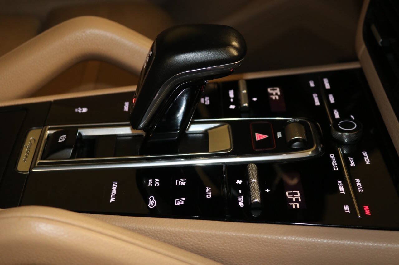 Used 2020 Porsche Cayenne Turbo AWD/4WD image 47