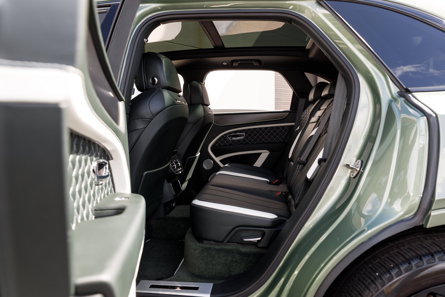 Used 2023 Bentley Bentayga Speed AWD/4WD image 36