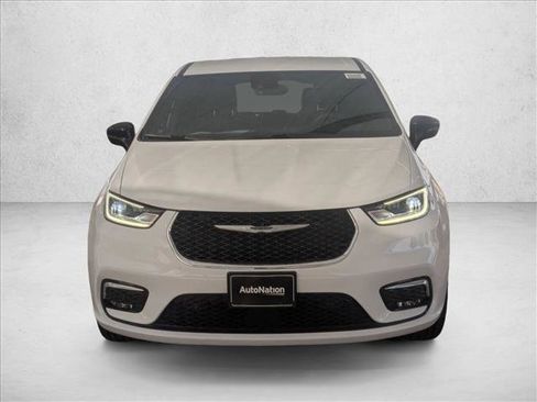 New 2026 Chrysler Pacifica Select image 6