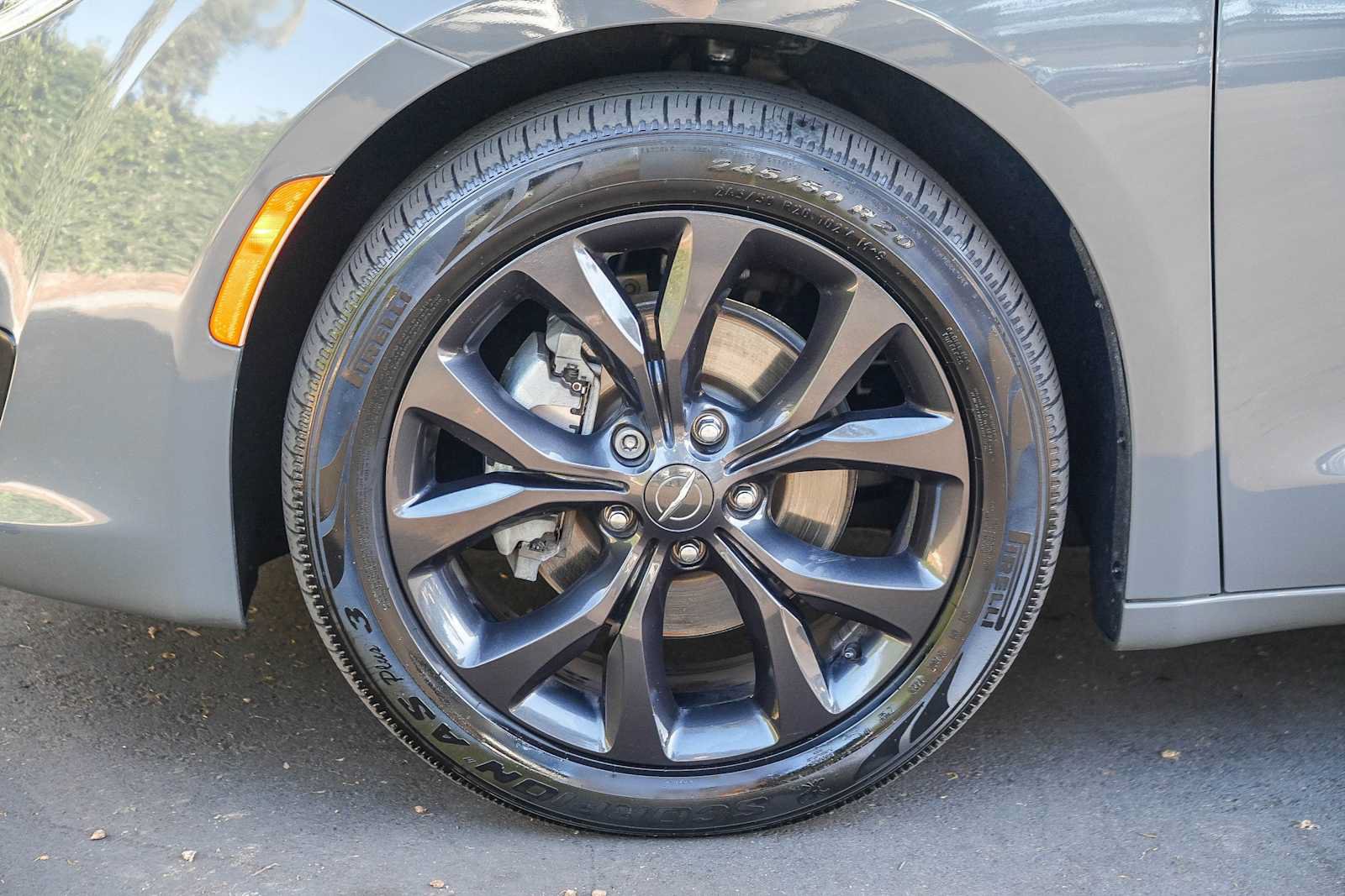Used 2020 Chrysler Pacifica Touring w/ S Appearance Package FWD image 11