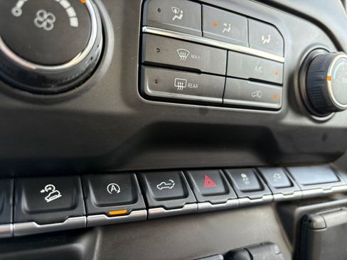 Used 2022 Chevrolet Silverado 1500 Custom Trail Boss image 4