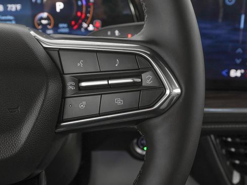 Used 2025 Chevrolet Suburban Premier image 24