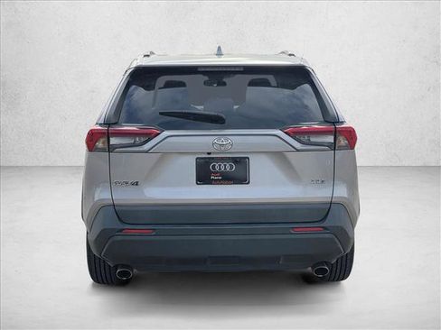 Used 2020 Toyota RAV4 XLE image 5