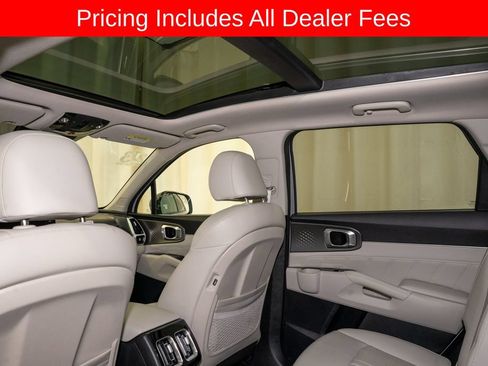 Certified 2023 Kia Sorento SX AWD/4WD image 9