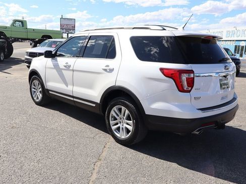 Used 2018 Ford Explorer XLT w/ Equipment Group 202A AWD/4WD image 5