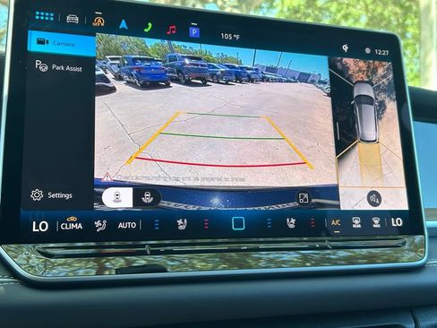New 2026 Volkswagen Tiguan SEL R-Line AWD/4WD image 30