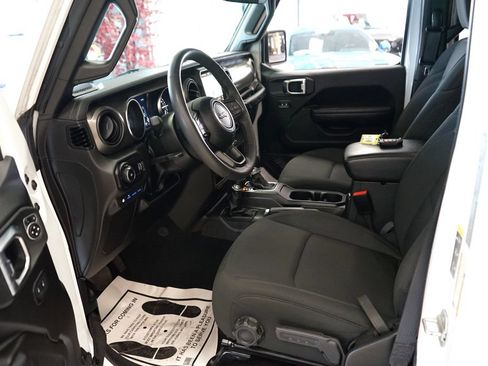 Used 2023 Jeep Wrangler Unlimited w/ Cold Weather Group AWD/4WD image 25