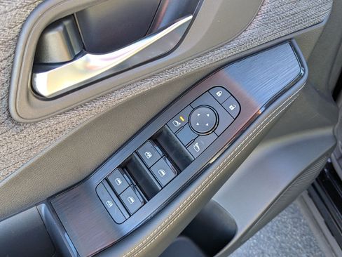 Used 2023 Nissan Rogue SV image 15