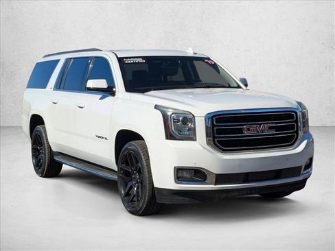 Used 2019 GMC Yukon XL SLT image 3
